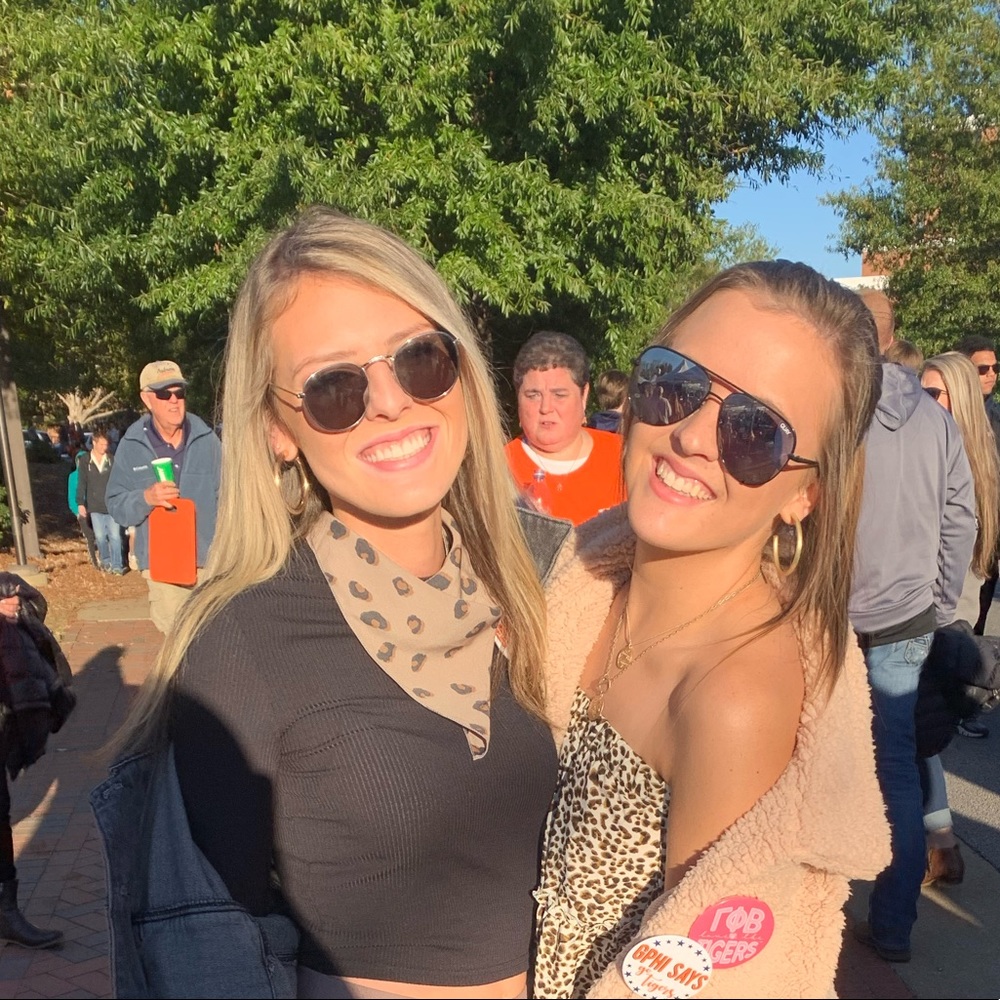 Meet your Posher, Olivia